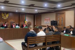 Empat petinggi swasta dituntut 4 tahun penjara di kasus korupsi gula