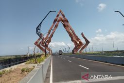 Pemkab Bantul membentuk poros libatkan 3 daerah kembangkan pantai selatan