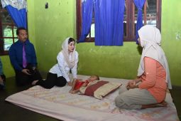 Anggota DPR kunjungi balita penderita hidrosefalus di Trenggalek