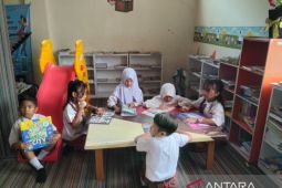 Siswa SDN 8 Selat Hilir kunjungi Disarpustaka Kapuas tingkatkan minat baca