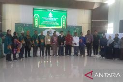 Kafilah Papua Barat pakai noken ikuti lomba STQH Nasional di Kendari