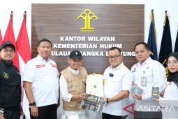 Kanwil Kemenkum Babel serahkan sertifikat merek jasa "Kurma Qurbee"