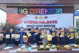 Polda Jabar ungkap sindikat narkoba internasional sita 17,6 kg sabu-sabu