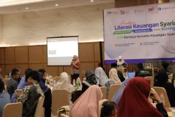 OJK mengenalkan layanan keuangan syariah bagi pelaku UMKM di Kuningan
