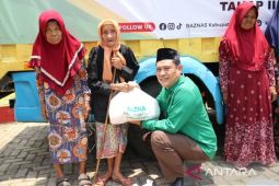Baznas Bekasi distribusikan 9.350 paket sembako kepada warga tidak mampu
