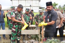 Danrem Lilawangsa dan Bupati Aceh Timur Letakan Batu Pertama Pembangunan Koperasi Desa Merah Putih