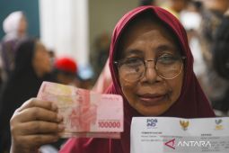 Budget savings fund Rp30 tln cash aid to 35 mln families: govt