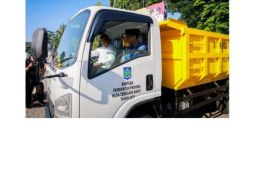 Mataram dapat bantuan dua mobil pengangkut sampah