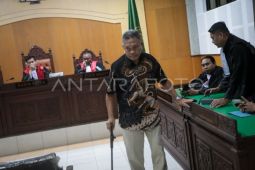 Mantan Bupati Lombok Barat banding atas putusan enam tahun penjara