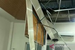 Plafon RSUD CND Meulaboh ambruk dan lantai terendam air, pasien diungsikan