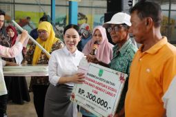 Pemkot Batam beri bantuan sosial lansia ke 3.930 penerima