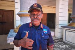 Satpol PP bongkar kios liar di Jalan Esau Sesa Manokwari