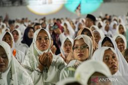 Menimbang ulang stigma pada pesantren