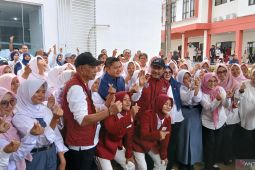 Seskab Teddy bicara pesan Presiden Prabowo soal Sekolah Rakyat