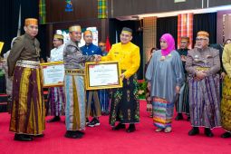 Pemkot Makassar borong tiga penghargaan di HUT ke-356 Sulsel