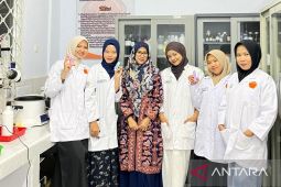 Mahasiswa Universitas Jambi riset biji jintan hitam jadi penghilang bau mulut