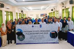 Dosen FMIPA IPB latih siswa SMKN 1 Madiun Jatim penerapan ilmu fisika modern