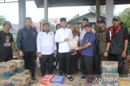 Pemkab Aceh Barat salurkan bantuan untuk dapur umum korban banjir