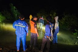 BPBD Aceh Besar evakuasi 14 pekerja terjebak banjir akibat sungai meluap