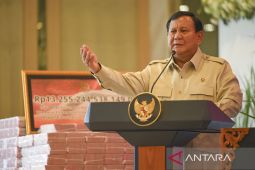 Prabowo: Hasil bumi dikeruk, apakah murni keserakahan atau subversi ekonom?