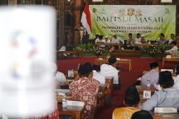Batsul masail peringati Hari Santri di Tulungagung