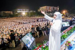 Khofifah sebut pesantren harus dijaga untuk generasi bangsa