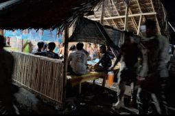 Satpol PP Lombok Timur Razia Kafe Tuak di Kawasan Pantai Labuhan Haji