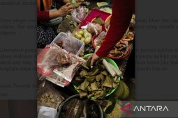 Cerita Sri yang jualan untuk lestarikan kuliner Bengkulu di Pasar Panorama