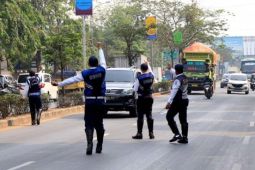 Dishub Kota Tangerang tindak tegas truk proyek parkir di bahu jalan