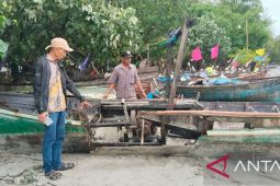 Badai hantam nelayan Sergai, puluhan kapal rusak