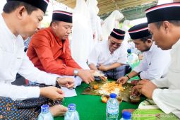 Bupati Situbondo ajak seluruh ASN makan nasi tabhek pada Hari Santri