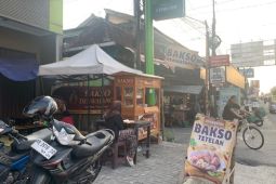 Kerja keras dari bawah pengusaha muda demi bahagiakan sang bunda