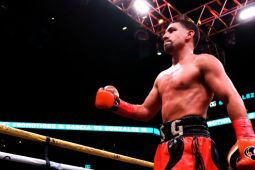 Mantan juara dunia Danny Garcia menutup karir dengan KO Daniel Gonzalez