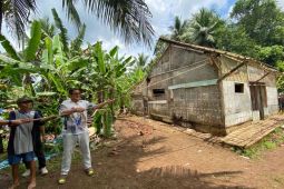 Pilu! sekeluarga 11 jiwa tinggal di rumah 5x7 meter di Kota Banjar