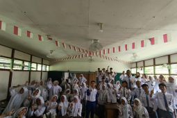 Asmo Kalbar ajak siswa SMAN 6 Pontianak #Cari_aman di jalan raya