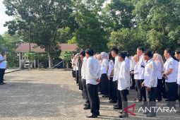 Wagub Sultra sidak pelayanan Dinsos dan ingatkan ASN agar tidak titip absen