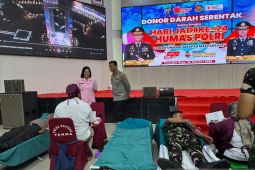 Polda Kalteng gelar donor darah serentak peringati HUT ke-74 Humas Polri