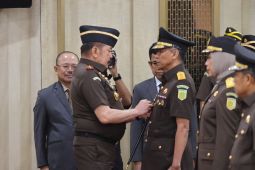 Jaksa Agung lantik 17 Kajati dan 20 pejabat eselon II