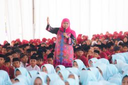 Gubernur Jatim ajak santri jadi pagar utama jaga NKRI