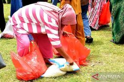 Warga Gorontalo kurang mampu antusias ke pasar murah
