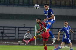 Ini yang dilakukan pemain Persib Bandung Julio Cesar saat Natal