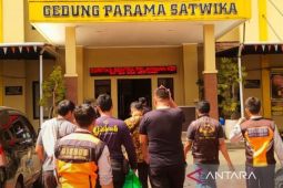Petugas Dishub Bogor polisikan sopir angkot usai dikeroyok ketika unjuk rasa