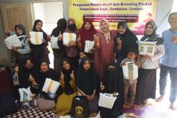 Pengmas FEB UI edukasi penenun Lebak Lauk, Sembalun untuk ekonomi kreatif