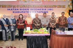 Sekda Ketapang nilai Bidan sebagai agen perubahan