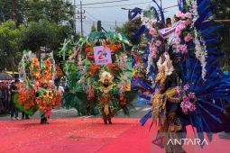 Pemkot Batu kenalkan potensi alam lewat Art Flower Carnival