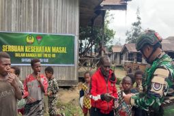 Satgas TNI 751/VJS beri pelayanan kesehatan di Pegubin HUT Ke-80 Kesad