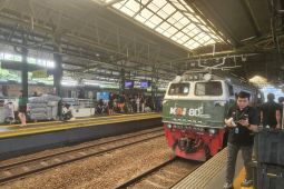Evakuasi kereta Purwojaya anjlok selesai