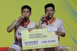 Raymond Indra/Nikolaus Joaquin juarai ganda putra Indonesia Masters 2025