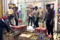 Polisi Makassar bongkar penjualan miras sita 1.653 botol