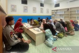 Polairud Bangka Barat giatkan program Belacan bantu belajar anak pesisir